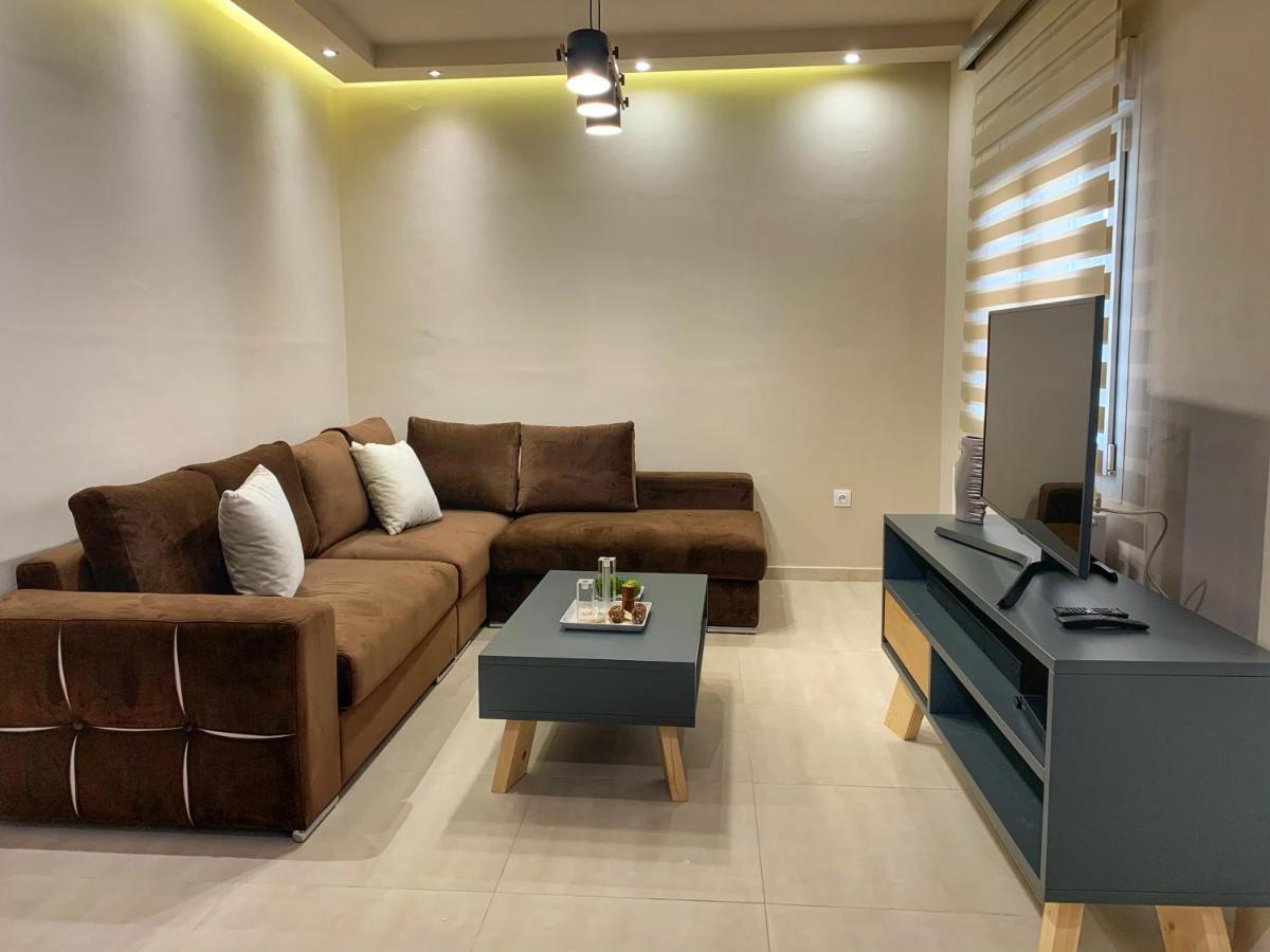 Petite Luxury Urban House Apartment Trikala  Exterior photo